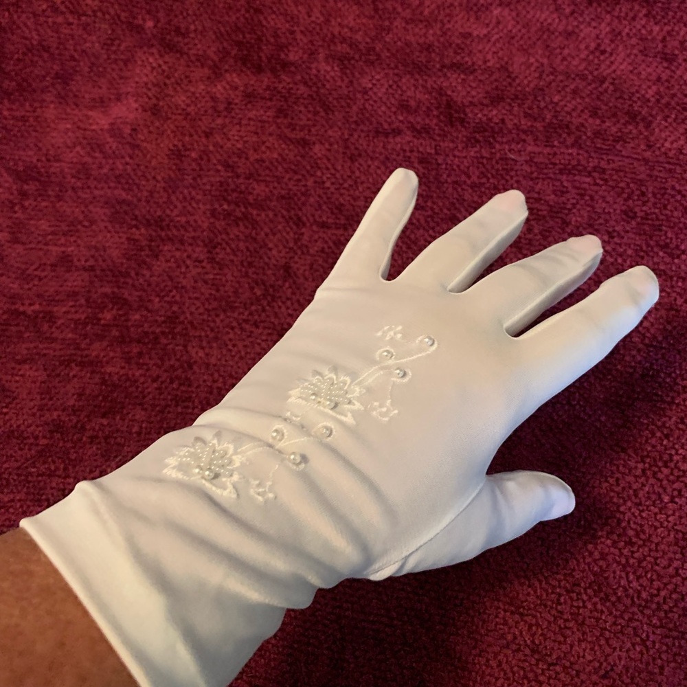 Vintage White gloves